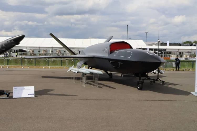 Airbus yeni insansız savaş uçağını tanıttı