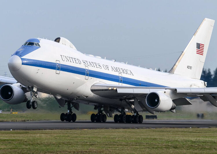 ABD’de Askeri Üs Ziyaretinde Uçakları Fotoğraflayan Çinli Öğrenci Gözaltına Alındı
