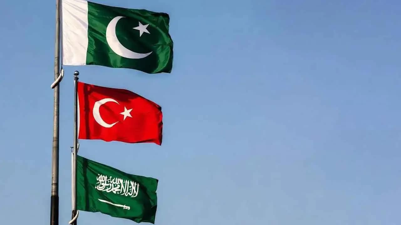 Türkiye, Suudi Arabistan ve Pakistan Ortak Savunma Anlaşması İmzaladı