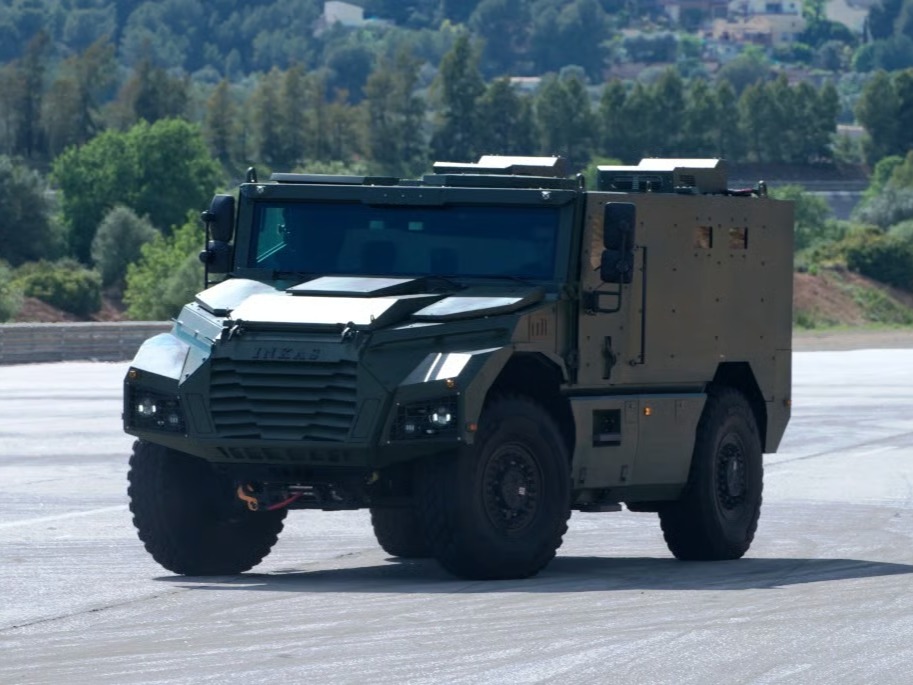 Kanada ve Fransa NATO uyumlu M1 MRAP zırhlı aracını tanıttı