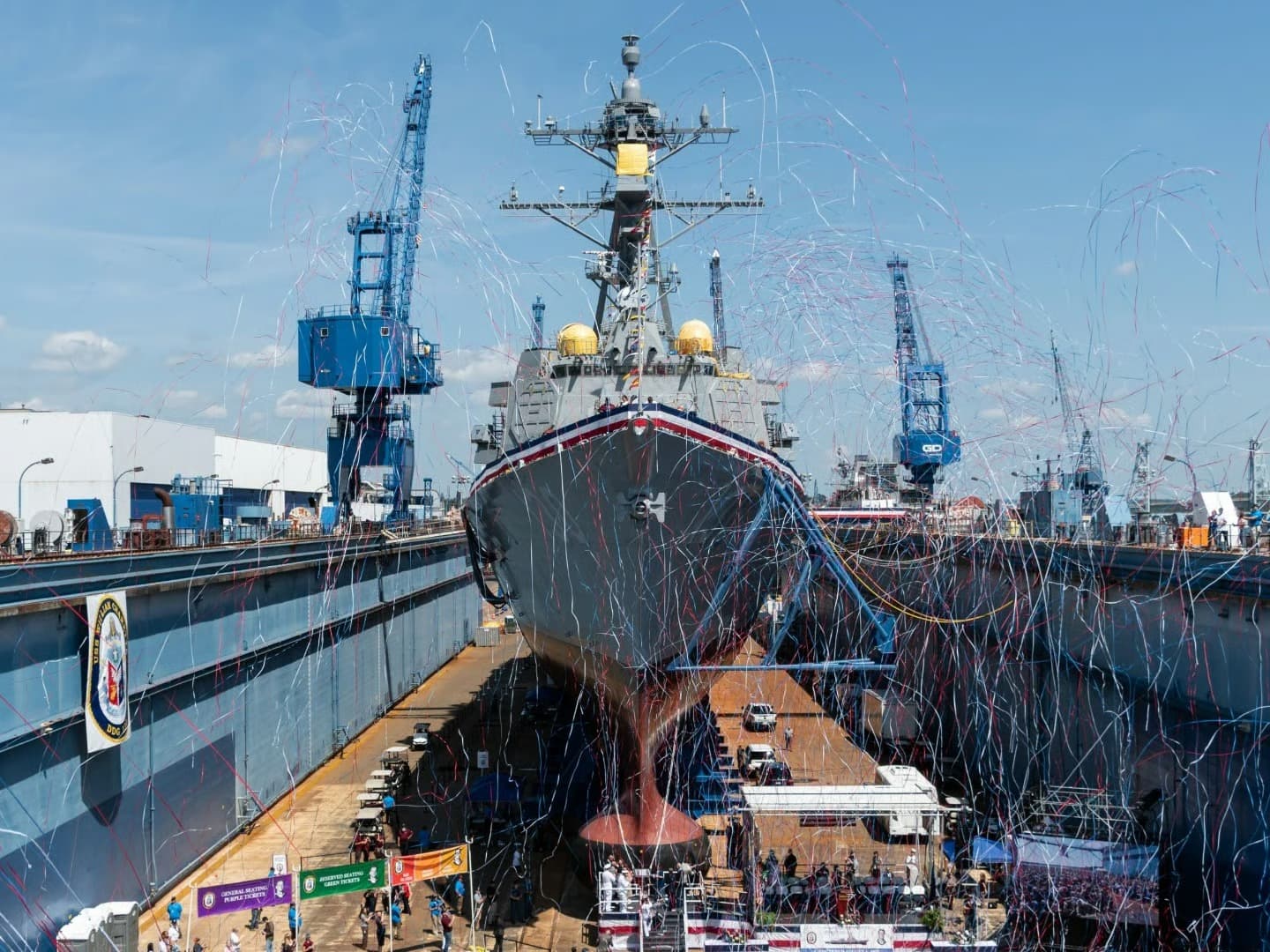 ABD Donanması'nın Yeni Nesil Muhribi USS William Charette Suyla Buluşuyor