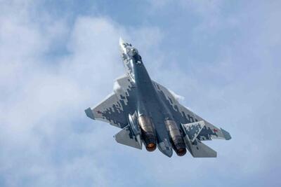 Su-57E Cezayir üzerinde görüldü