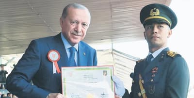 Savunma sanayiinde kendimizle yarışıyoruz