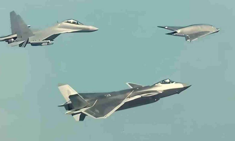 Çin’in GJ-11 “Xuanlong” insansız savaş uçağı, J-20 ile birlikte uçtu