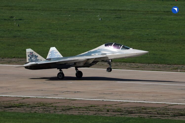 Rusya’nın çift koltuklu Su-57D’si uçuş testlerinde