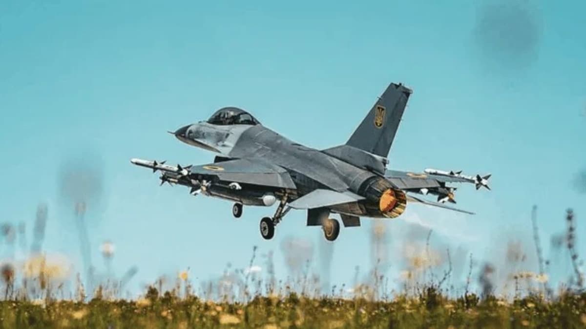 Ukrayna Hava Kuvvetleri'ne ait F-16 Uçağı Düştü
