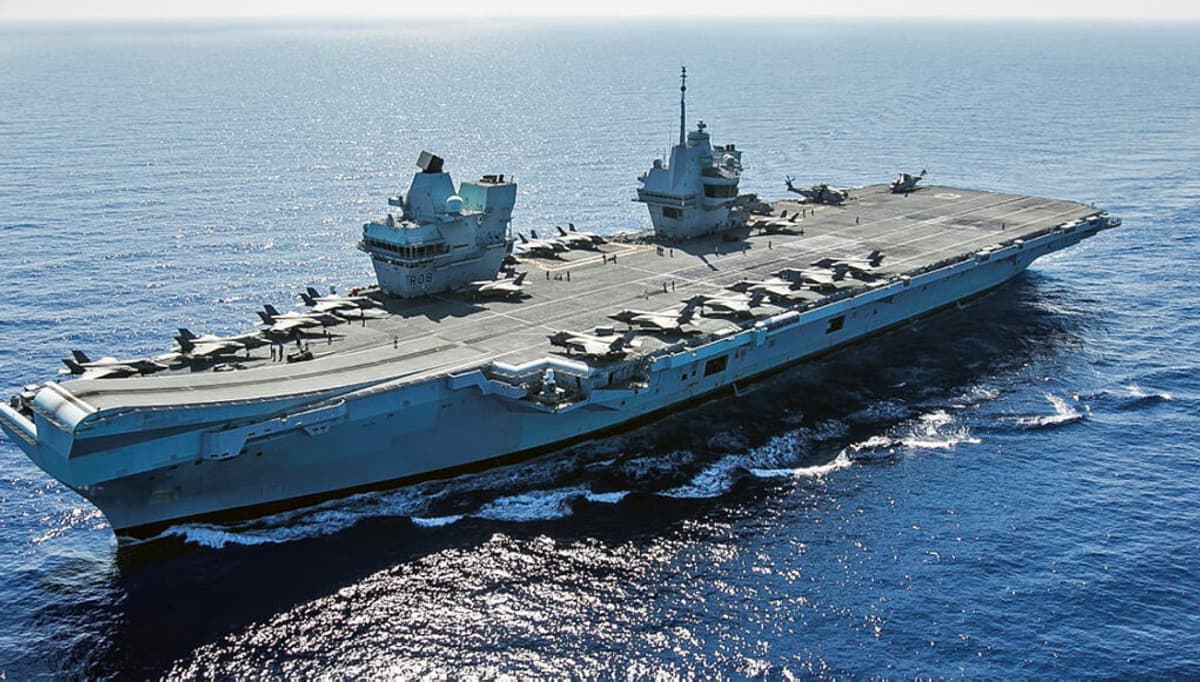 Britanya uçak gemisi HMS Queen Elizabeth, NATO caydırıcılığı için denize çıktı