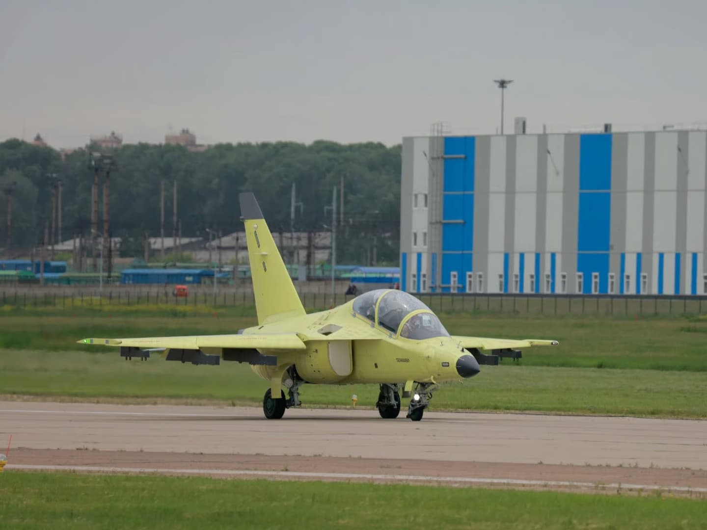 Rusya'nın yeni Yak-130M hafif taarruz uçağı ilk uçuşunu gerçekleştirdi