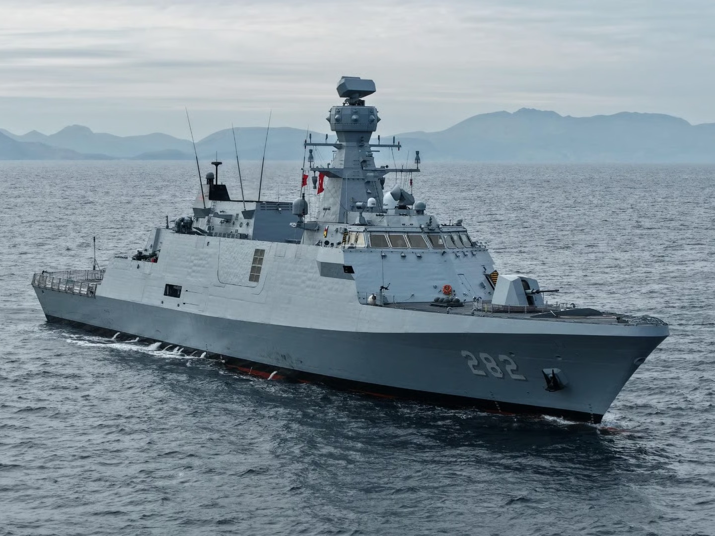 Pakistan Donanması PNS Khaibar korvetini hizmete aldı