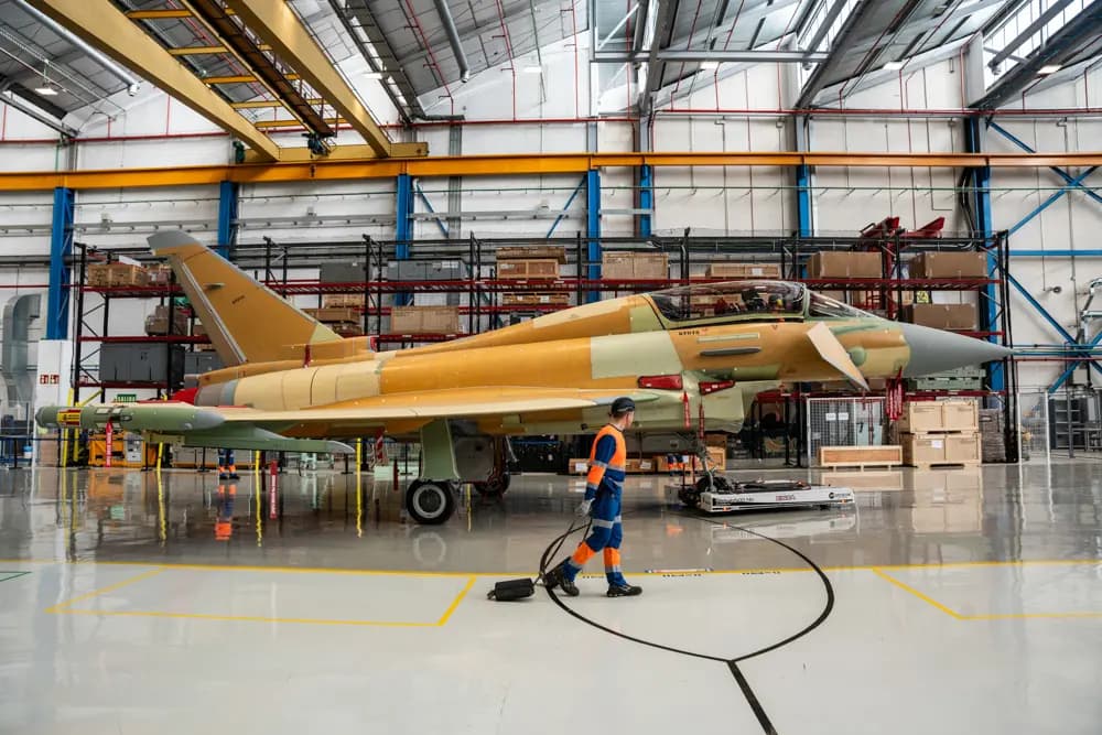 İspanya’nın ilk AESA radarlı Eurofighter HALCIN I uçağı fabrikadan çıktı