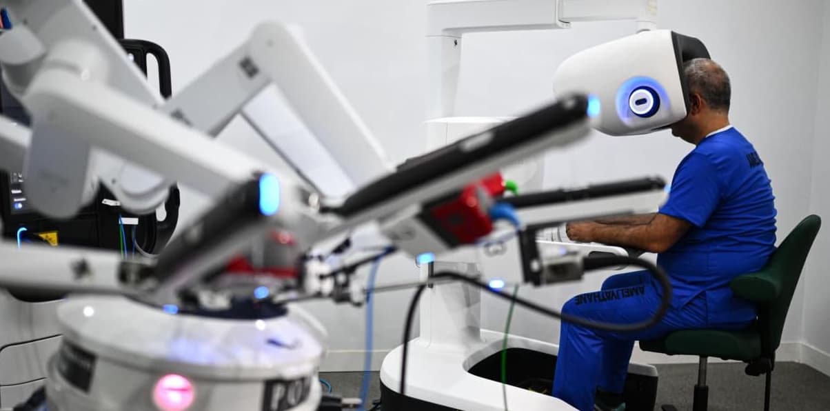 TCG Anadolu'da İlk Kez Robotik Cerrahi Denemesi