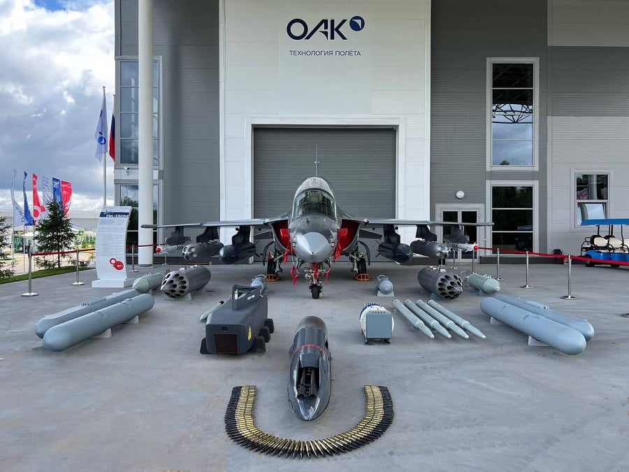 Yak-130M eğitim uçağı yer testlerine hazır