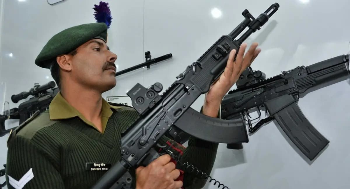 Hindistan, Yerli Parçalarla Üretilen İlk AK-203 Tüfeğini