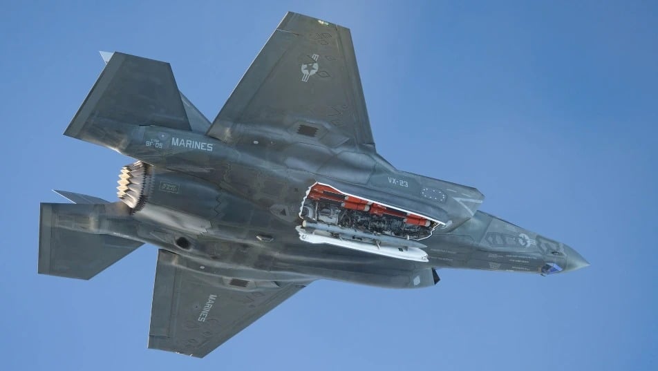 F-35B yeni İngiliz füzesiyle ilk uçuşunu gerçekleştirdi