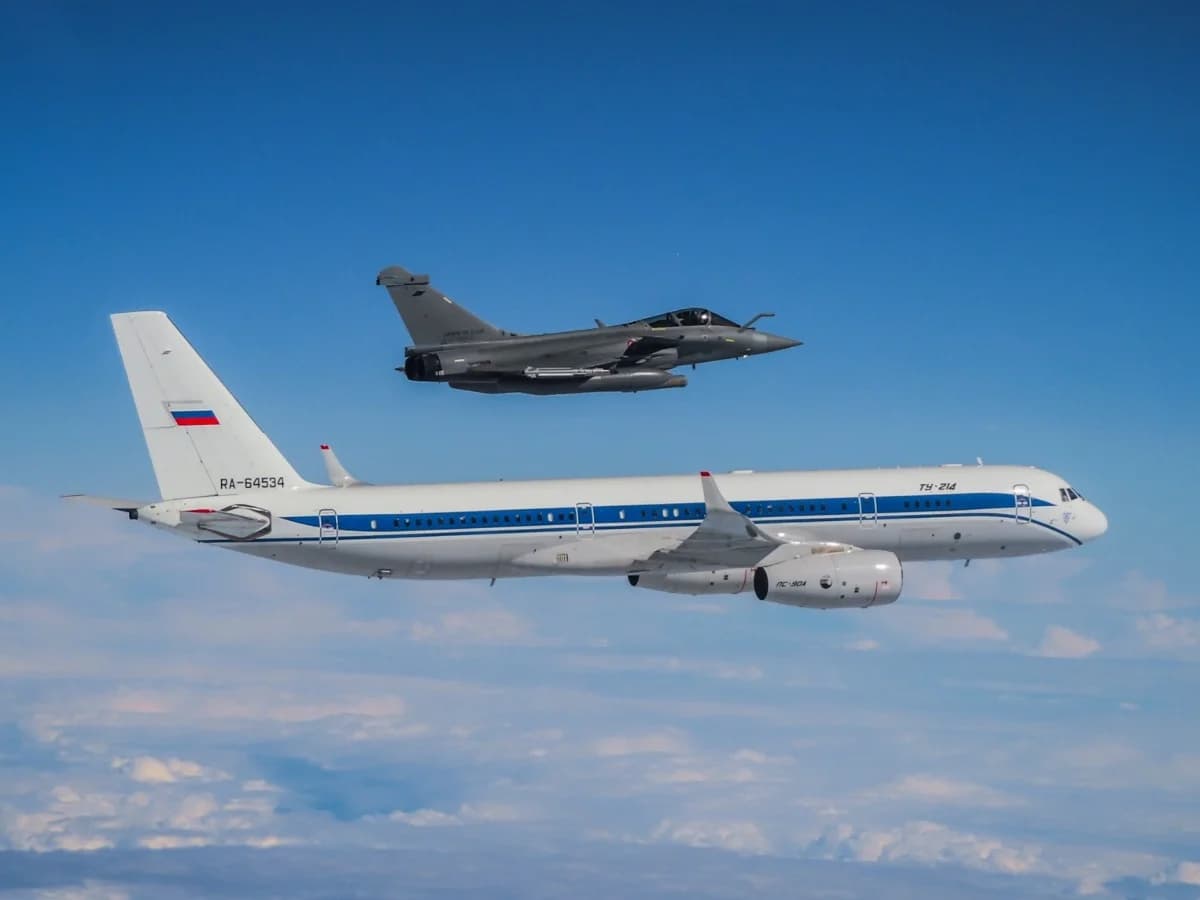 Fransızlar, Baltık Denizi'nde Rus Tu-214 Uçağını Önledi