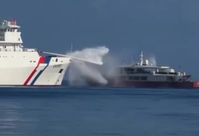 Tayvan Sahil Güvenliği, Dongsha Adası yakınlarındaki sulardan ayrılmayı reddeden Çin balıkçı teknesine presurize edilmiş su püskürttü