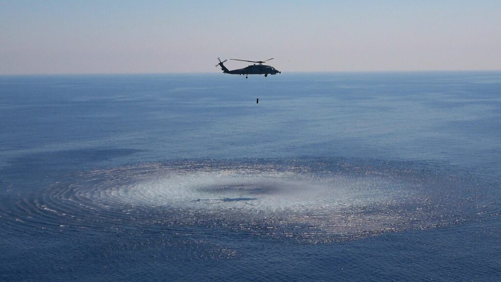Millî Savunma Bakanlığı Bu Kez Antalya Körfezi’nden, TCG Anadolu Çok Maksatlı Amfibi Gemi’den Bilgilendirme Yaptı