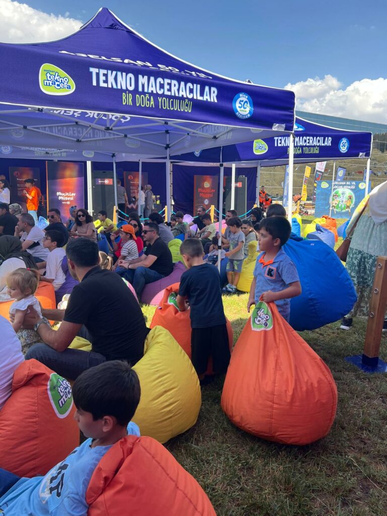 ASELSAN Tekno Macera Tırı Van’da