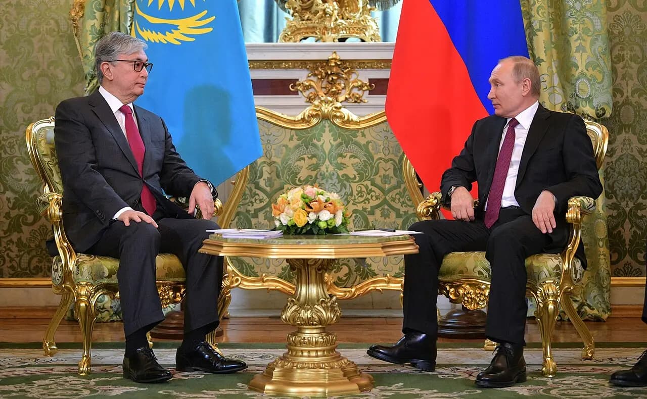Tokayev, Putin'e Savaşın Dondurulmasını Önerdi