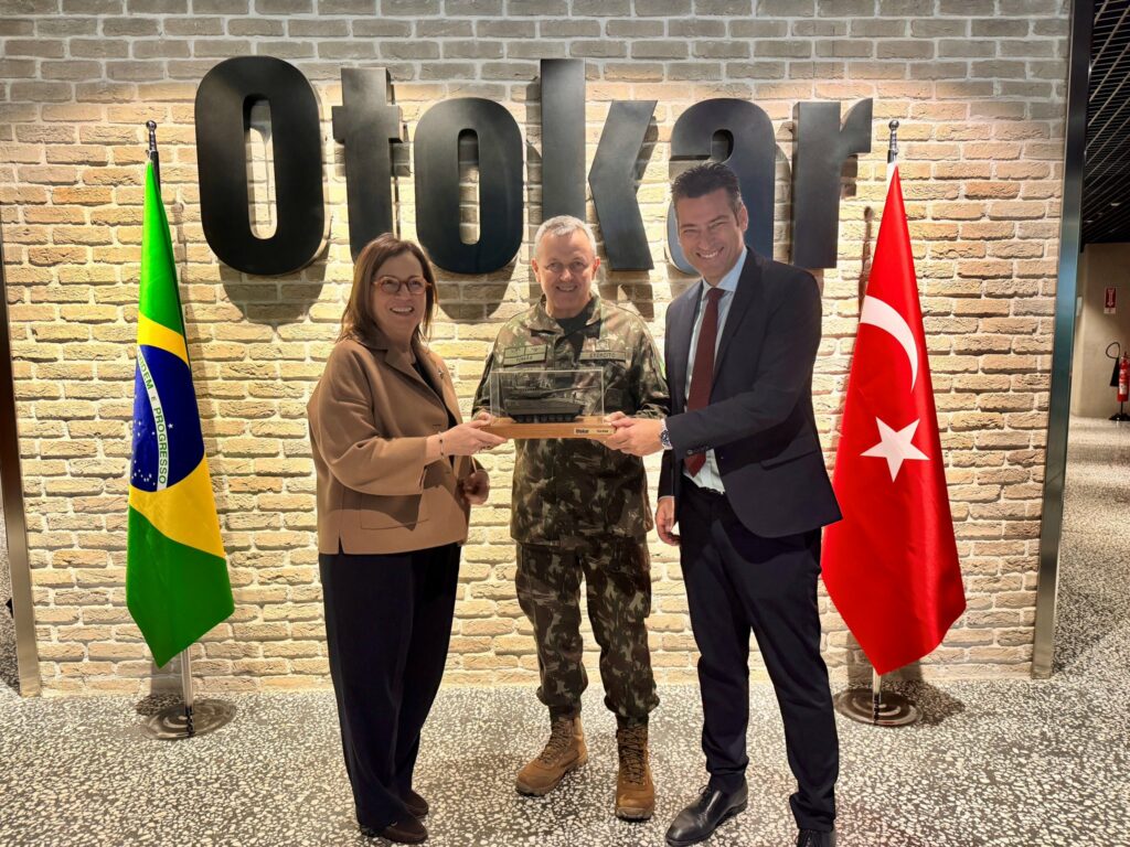 Brezilya Kara Kuvvetleri “Otokar” ve “TULPAR” Diyebilir!