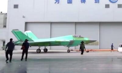 Çin, ABD’nin F-35’ine rakip J-35 savaş uçağını görücüye