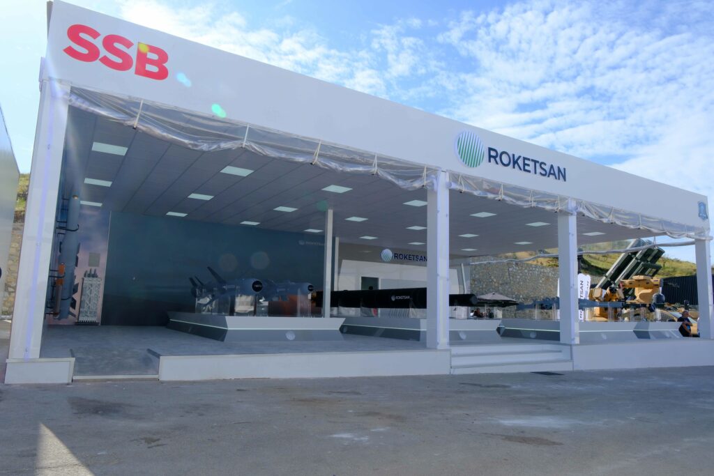 ROKETSAN’ın Sahada Adeta Yeryüzü Şekillerini ve Dolayısıyla Oyunu Değiştiren Sistemleri EFES 2026 Savunma Sanayi Sergisinde Ziyaretçilere “İşte O Bendim!” Diyor