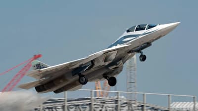 Rusya, iki koltuklu Su-57D'nin rolünü açıkladı