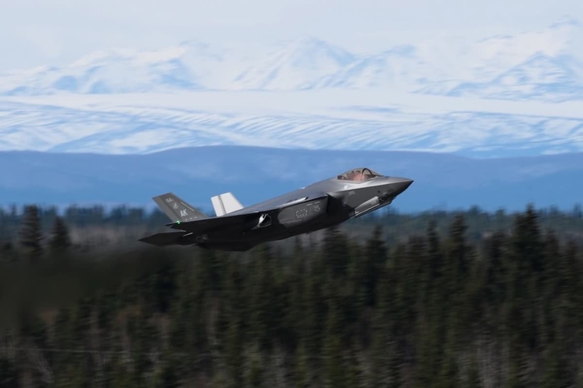 Arktik Savunma Operasyonunda F-35 ve HIMARS Bir Araya Geldi