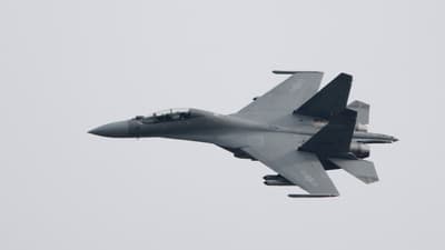 Çin'in J-16'sı Mısır'da Rafale ile karşılaştı