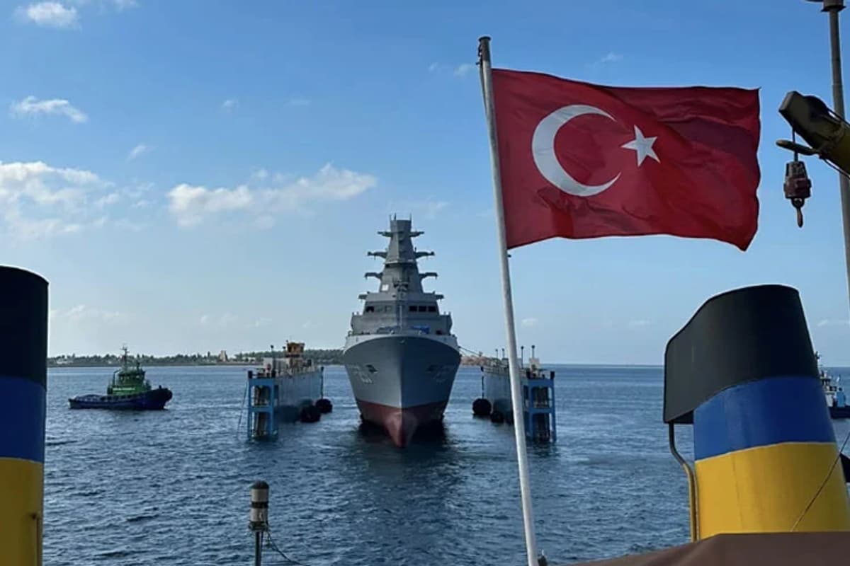 Türkiye'nin Yeni Fırkateyni TCG KARADENİZ Denize İndi