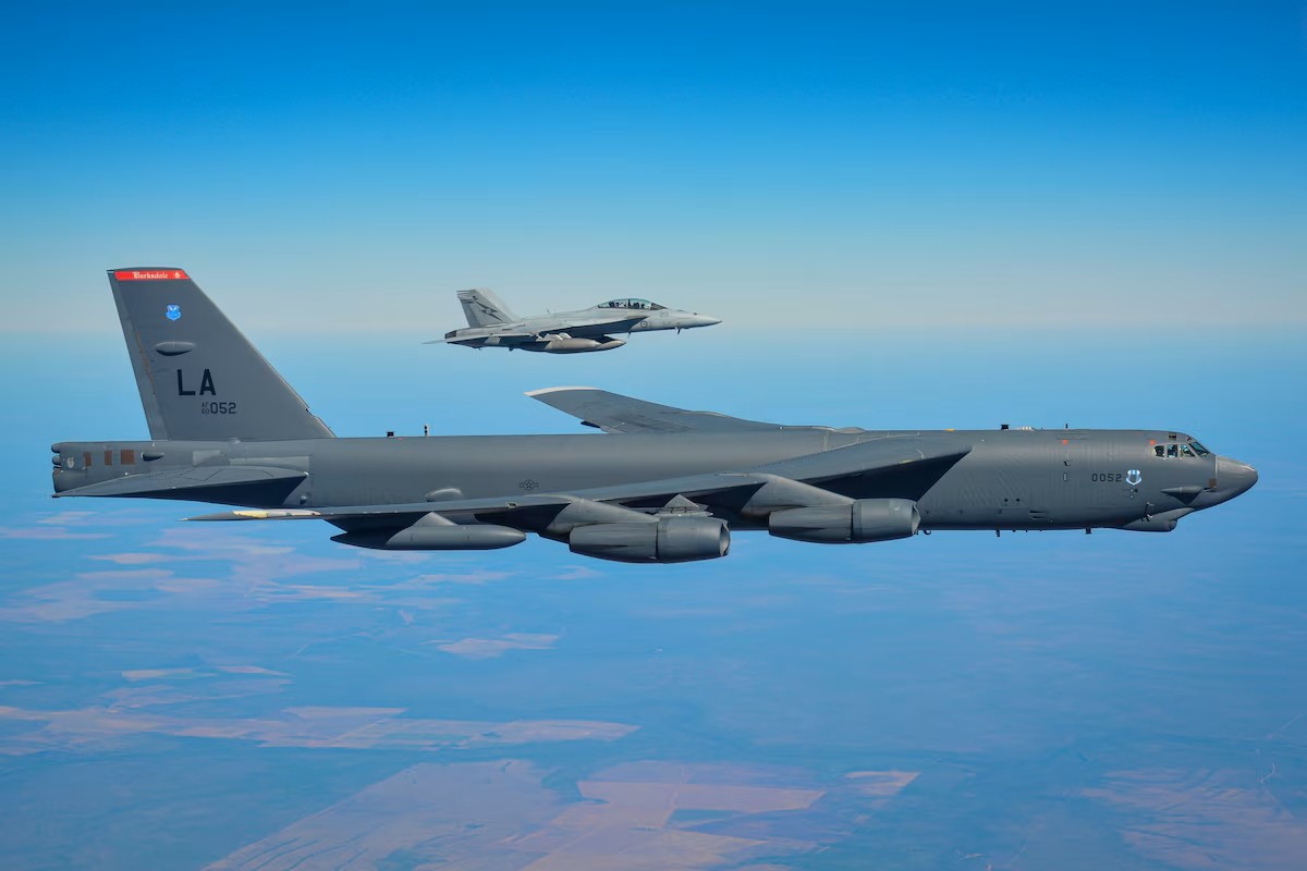 ABD'de B-52 Stratofortress ağır bombardıman uçağı düştü
