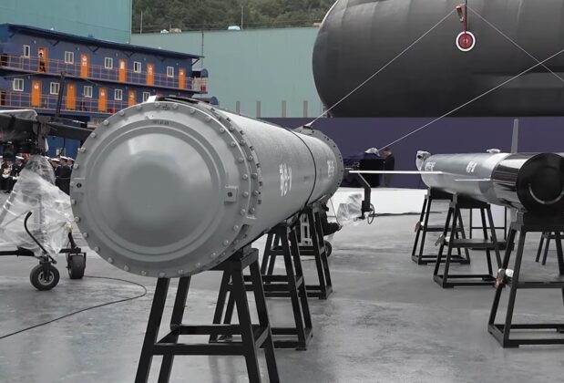 Güney Kore yeni süpersonik gemi savar füzesini tanıttı