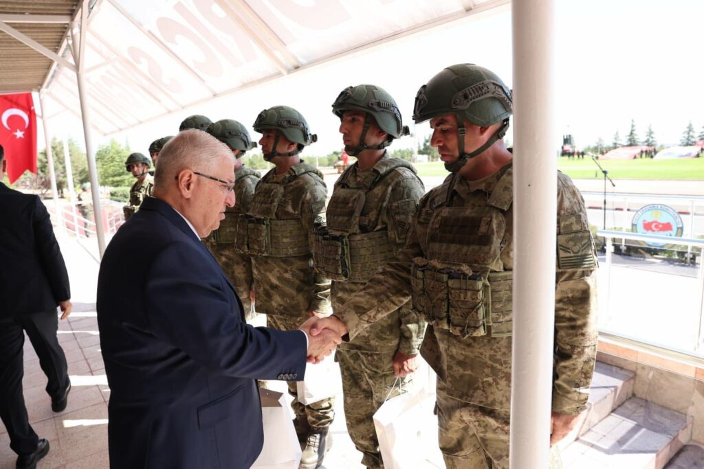 Hava Savunma Birliklerimiz Artık Gelişmiş Radar Ağlarıyla Gökyüzünü 7/24 Taramakta, Yüksek ve Alçak İrtifa Tehditlerine Karşı Farklı Sistemleri Etkin Olarak Kullanmaktadır