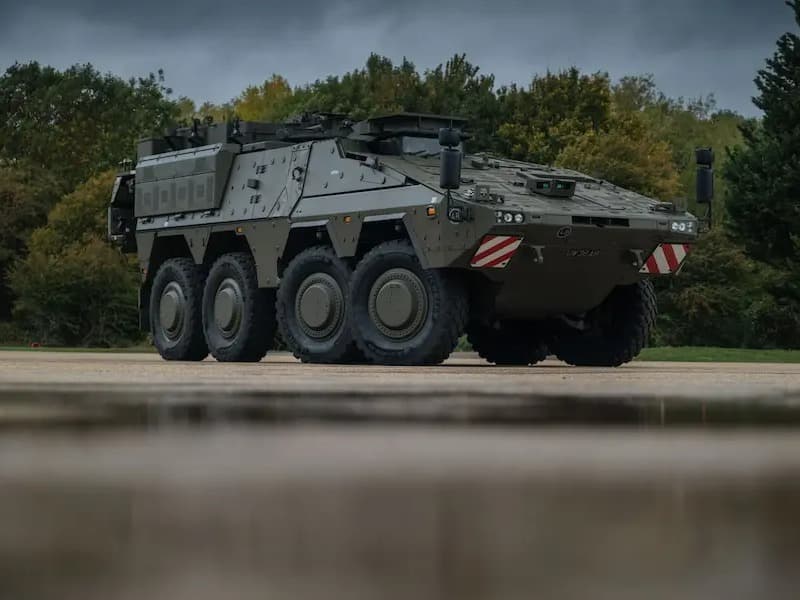 Birleşik Krallık, 100'üncü Boxer zırhlı aracını teslim aldı