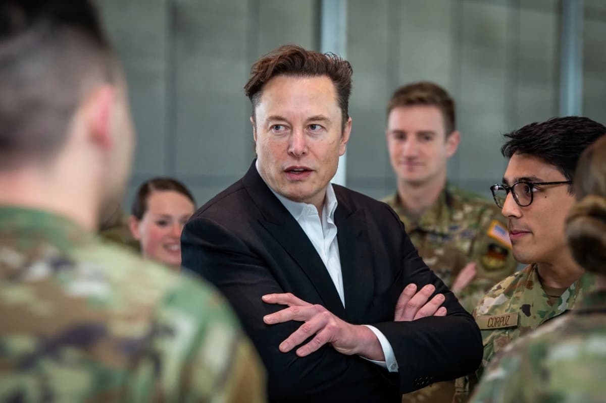 Zelenskiy, Elon Musk'a Ukrayna'nın en yüksek devlet