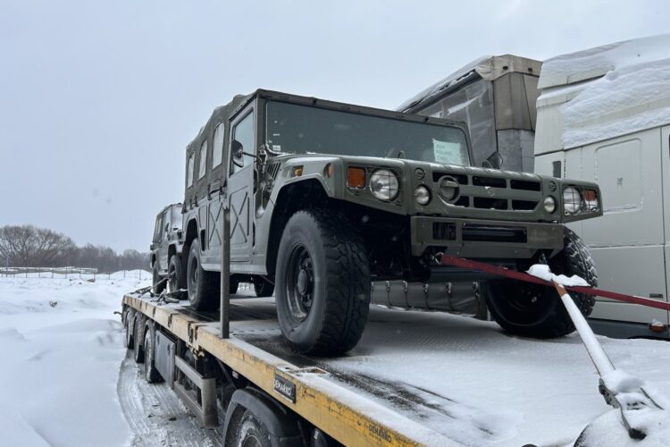 Japonya’dan Ukrayna’ya zırhlı araç teslimatı
