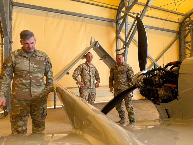 ABD’li Komutan Bayraktar TB2 SİHA’yı inceledi!