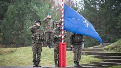 ABD, NATO toplantılarında Fransa ve İngiltere dışarıda tutarken Polonya'yı merkezine aldı