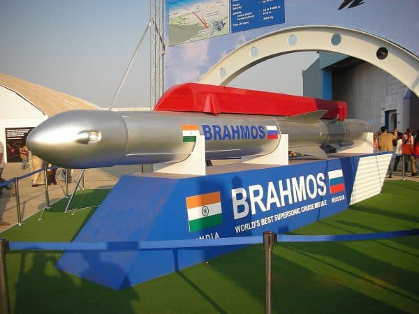 BrahMos Batı'ya İlerliyor: BAE, Rusya ve Hindistan'ın Savunma İhracatının Geleceği