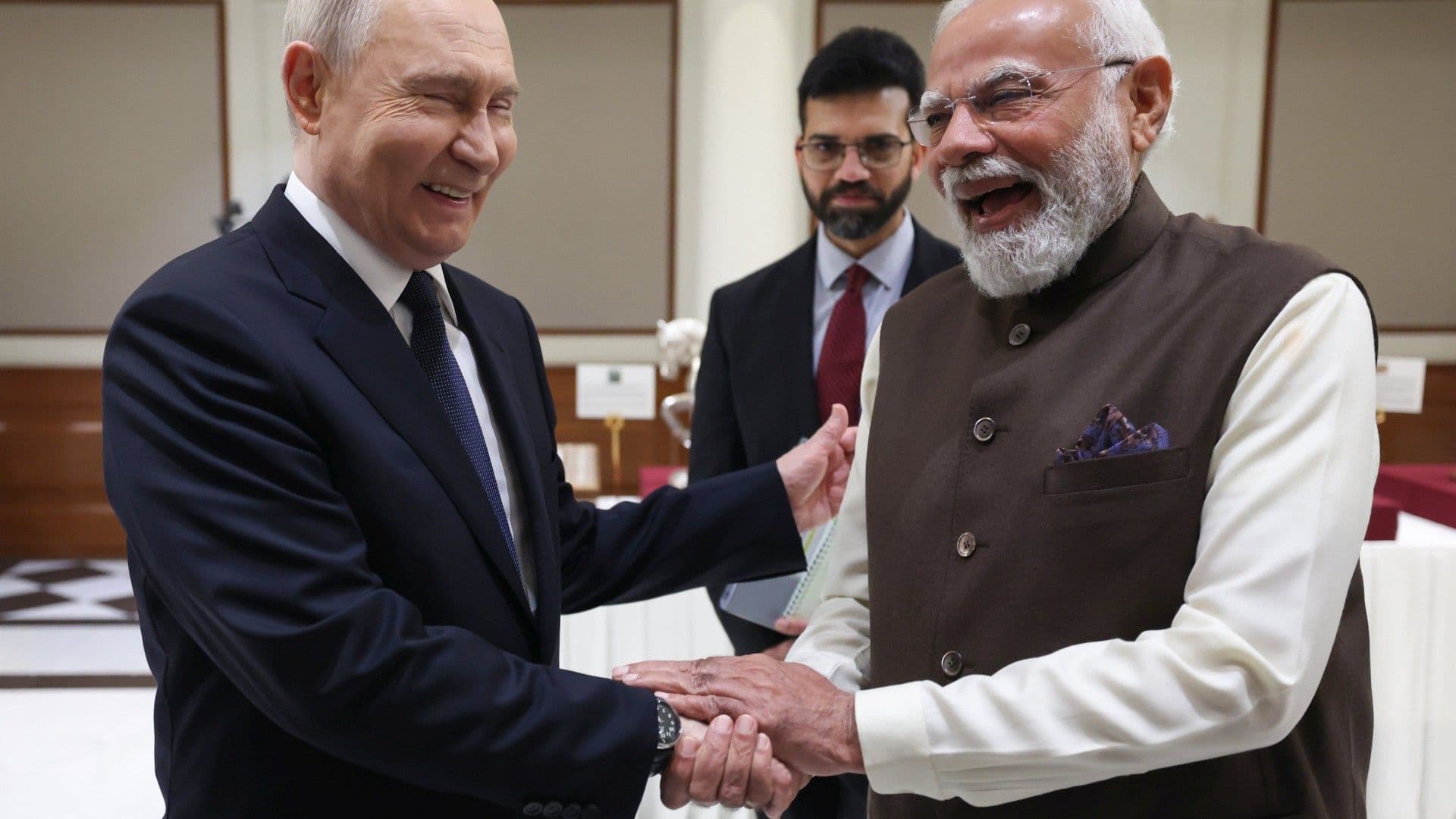 Hindistan, Rusya'nın Yaptırımları Atlatma Koridoru Haline Geliyor