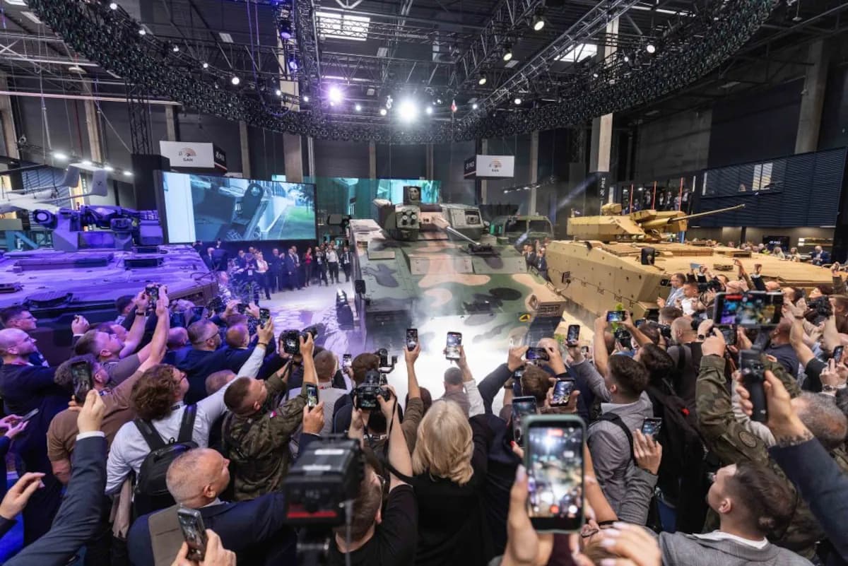 Polonya, yeni ağır zincirli zırhlı IFV geliştirerek savunma ihracatını artırıyor