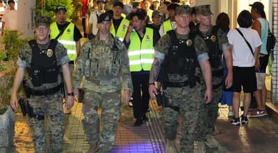 Okinawa'da ABD askeri tarafından bir kadının öldürülmesi iddiasıyla protesto