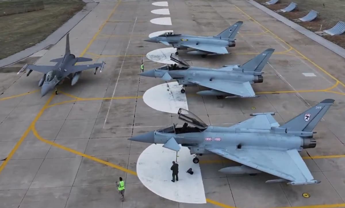 Türk Pilotlar İngiltere'ye Gidecek