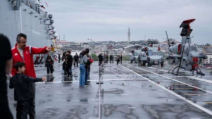 SAHA 2026 kapsamında ziyarete açılan TCG Anadolu’ya vatandaşlardan yoğun ilgi