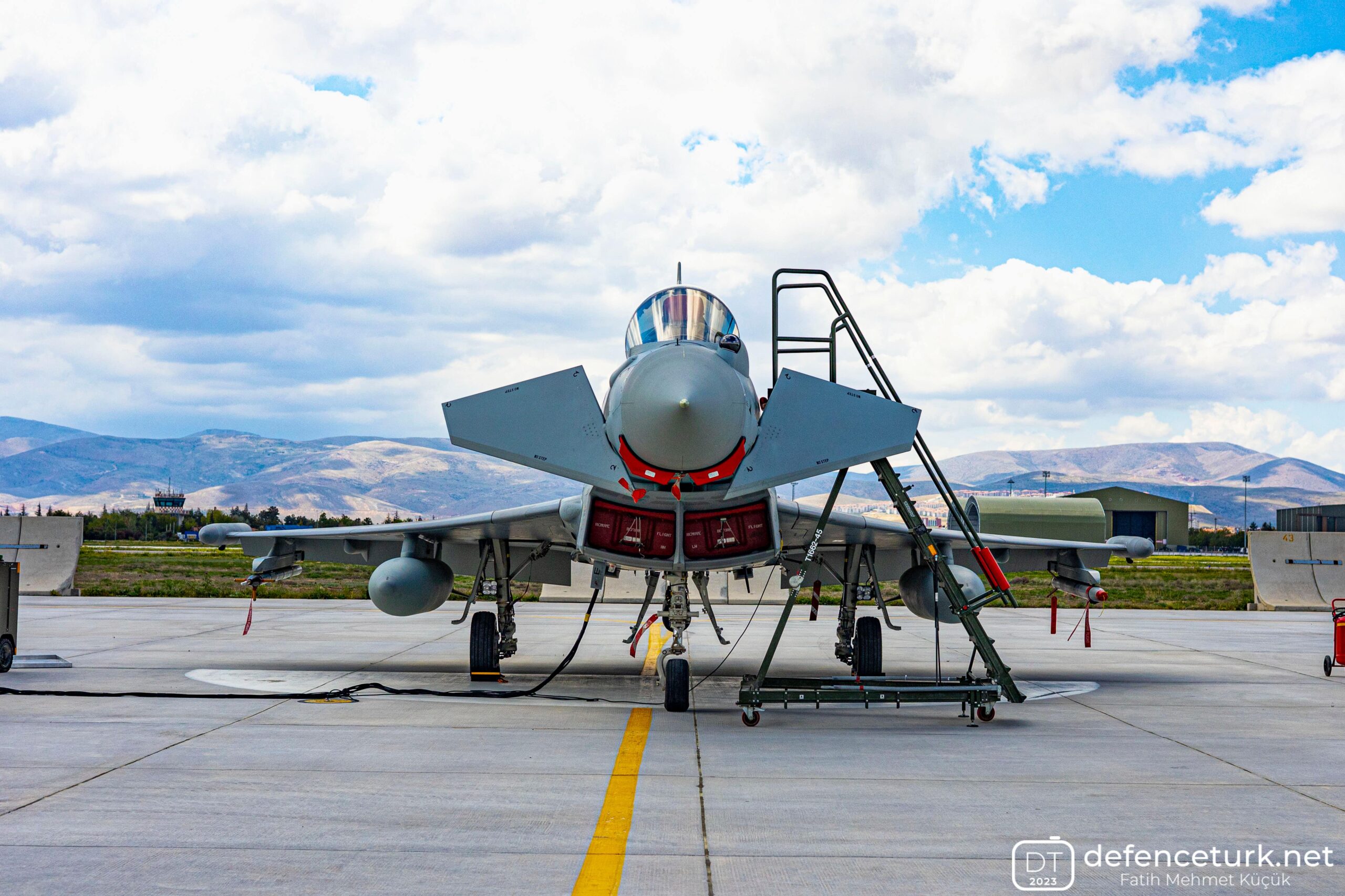 Eurofighter Typhoon’un üretim hattı doldu