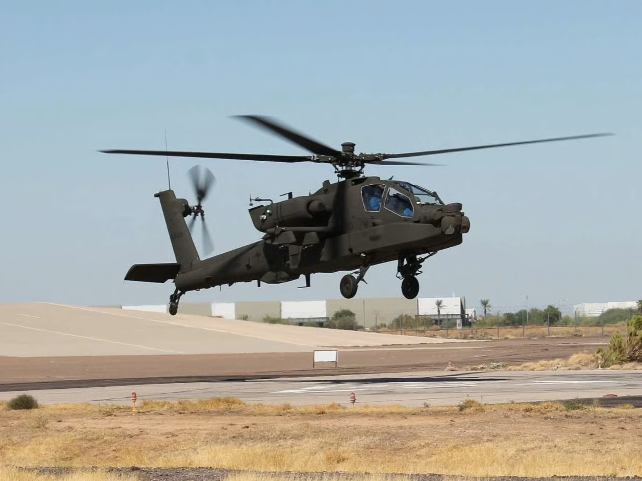 Avustralya iki yeni AH-64E Apache helikopteri teslim aldı