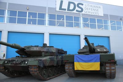 Rheinmetall ve KNDS ortak girişimi Litvanya'da Leopard 2 tanklarını onararak Ukrayna'ya geri gönderiyor