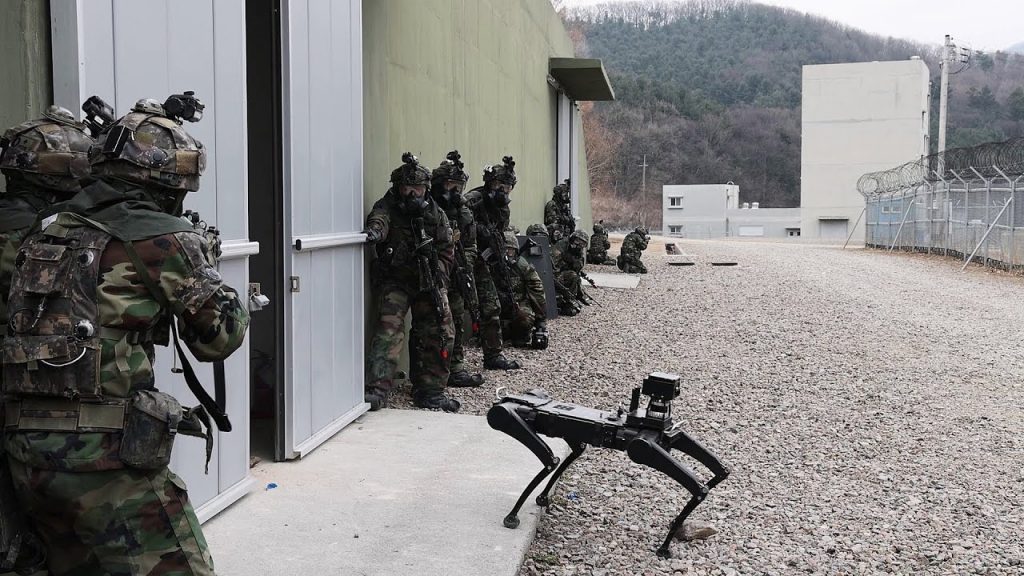 Güney Kore, ordu operasyonlarında yapay zeka destekli robotları kullanıyor
