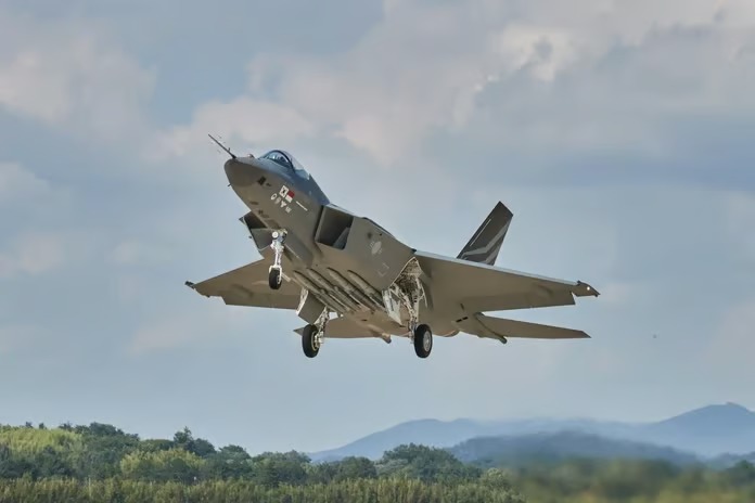 Filipinler, Güney Kore'nin KF-21 Boramae savaş uçakları için görüşmelere başladı