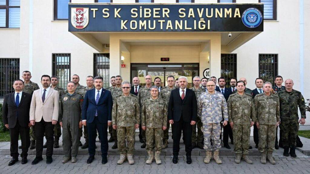 Türk Yıldızları Hava Akrobasi Timi, 3 Mayıs’ta “Mevlana’yı Karşılama Törenleri” Kapsamında Konya’da Gösteri Uçuşu Yapacak
